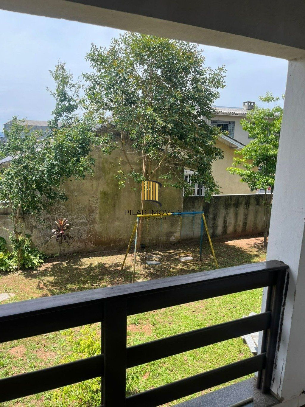 Casa de 3 dormitórios e 4 vagas de garagem em Cachoeirinha.