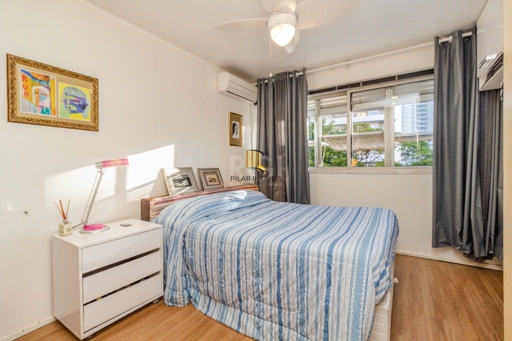 Apartamento para Venda - 138m², 3 dormitórios, sendo 1 suites, 1 vaga - Petrópolis