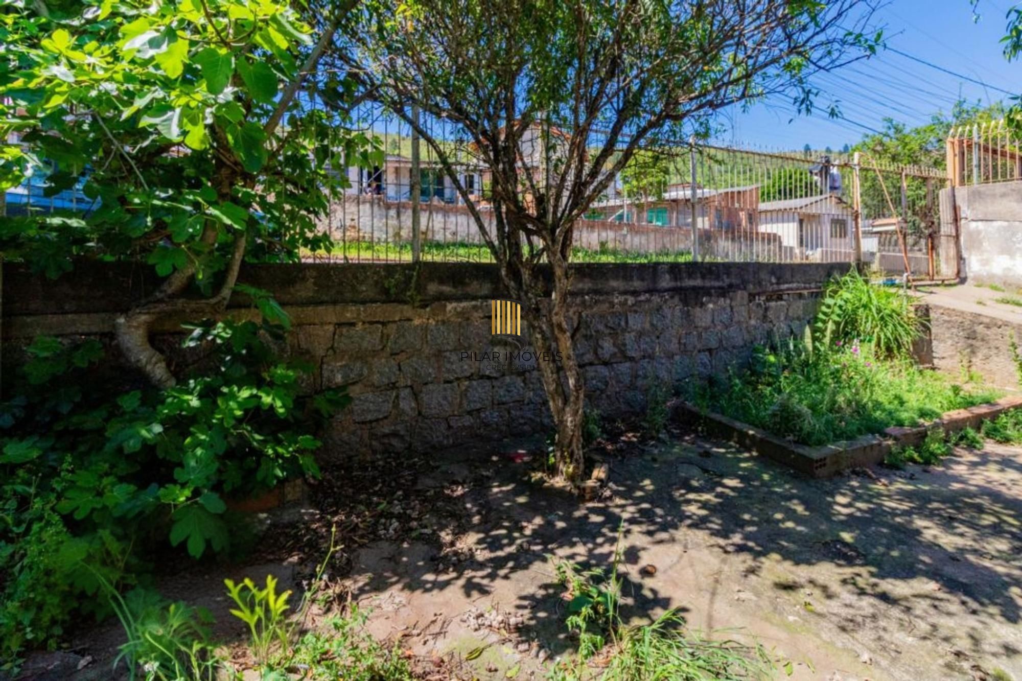 Casa de 3 quartos, 2 vagas no bairro Morro Santana