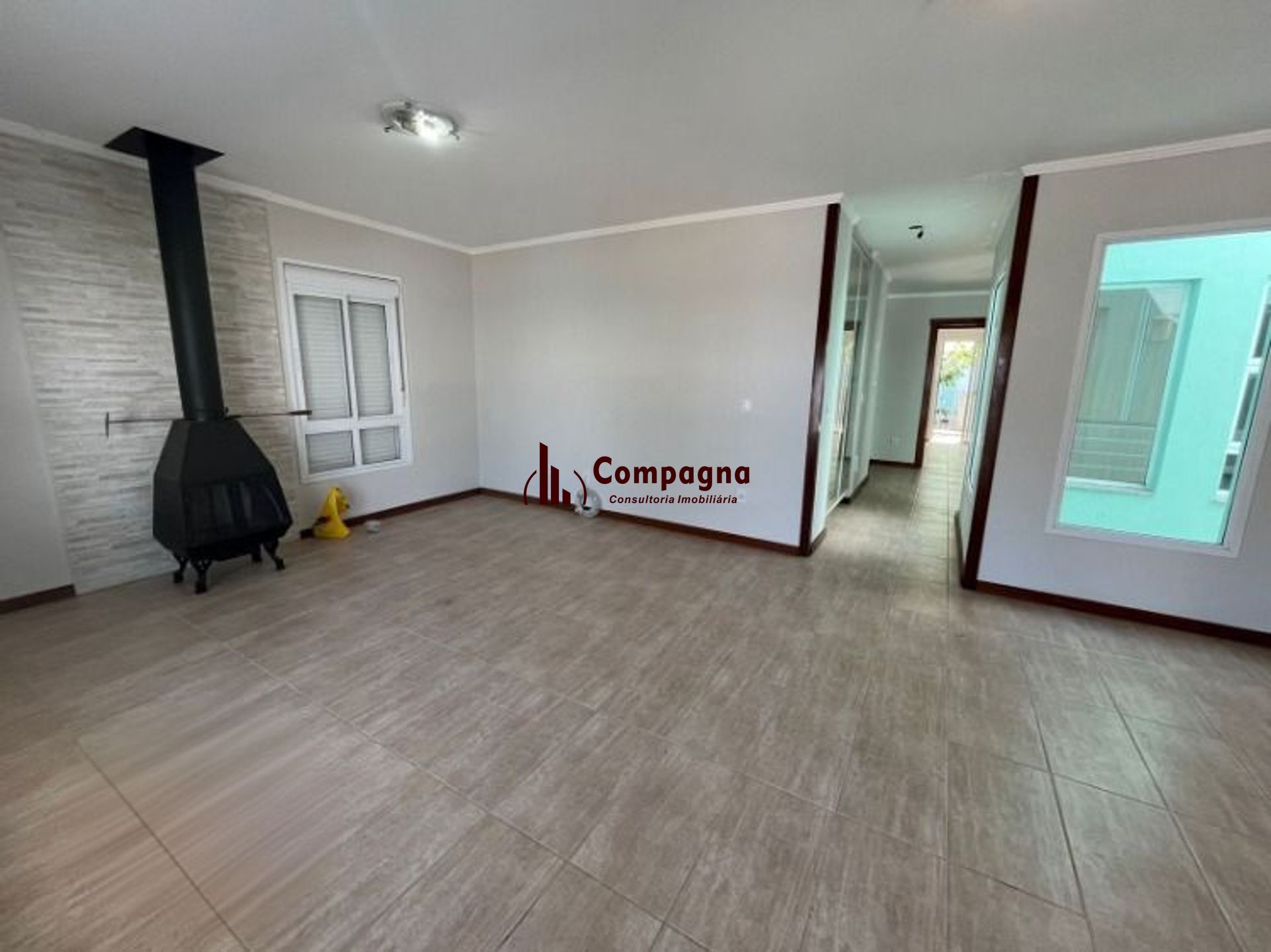 Casa de 2 dormitórios e 2 vagas de garagem em Canoas. — foto 4