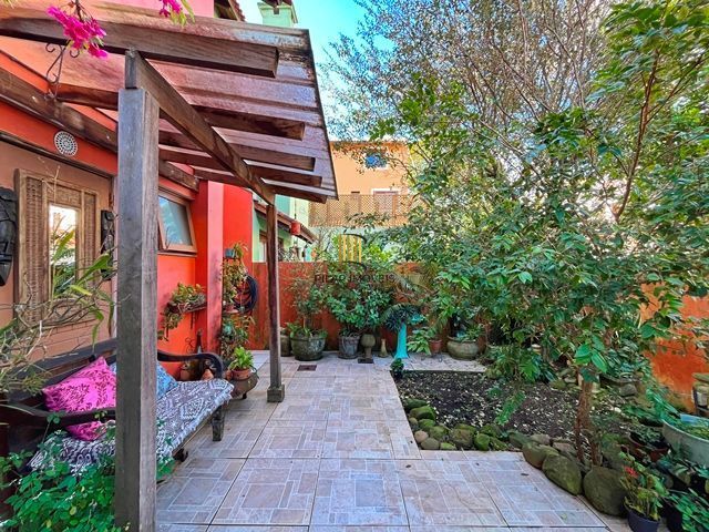 Ótima Residência com 3 dormitórios á venda no Bairro Ipanema.