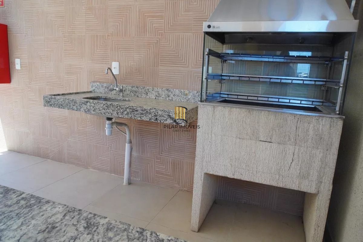 Apartamento com 02 dormitórios e  vaga escriturada