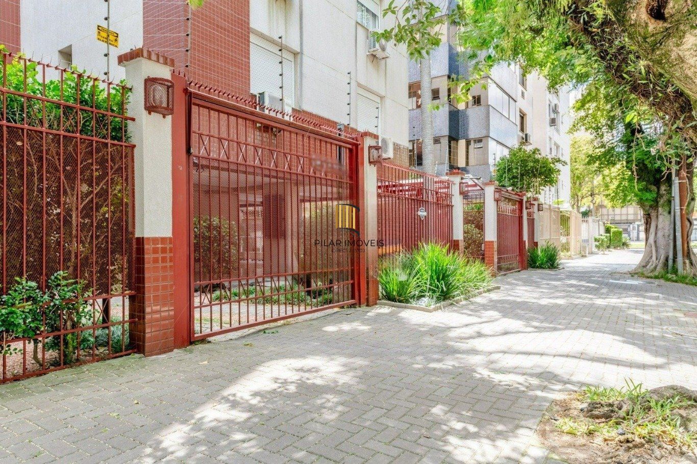 Apartamento com 3 quartos e 4 vagas no Menino Deus, Porto Alegre.