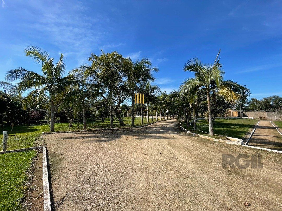 Sitio de 2 hectares no Bairro Lami