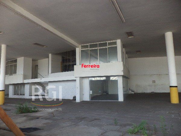 Predio para Venda - 2700m², 0 dormitórios, São João