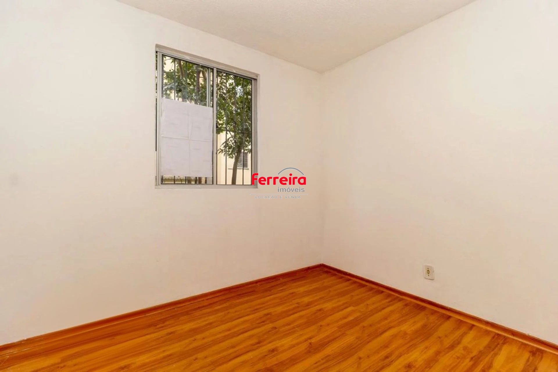 Apartamento com 2 quartos, vaga e portaria 24 hrs no bairro Rubem Berta