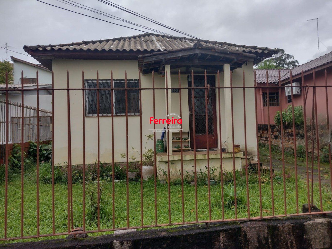 Casa com 3 quartos, 1 vaga de garagem e patio no bairro Jardim Itu