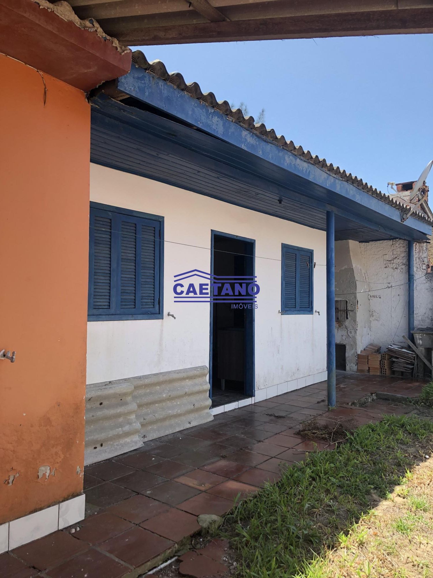 Casa à venda com 3 quartos, 89m² - Foto 1