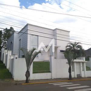 Casa com 329m² e 3 dormitórios no bairro Centro em Colinas para Comprar