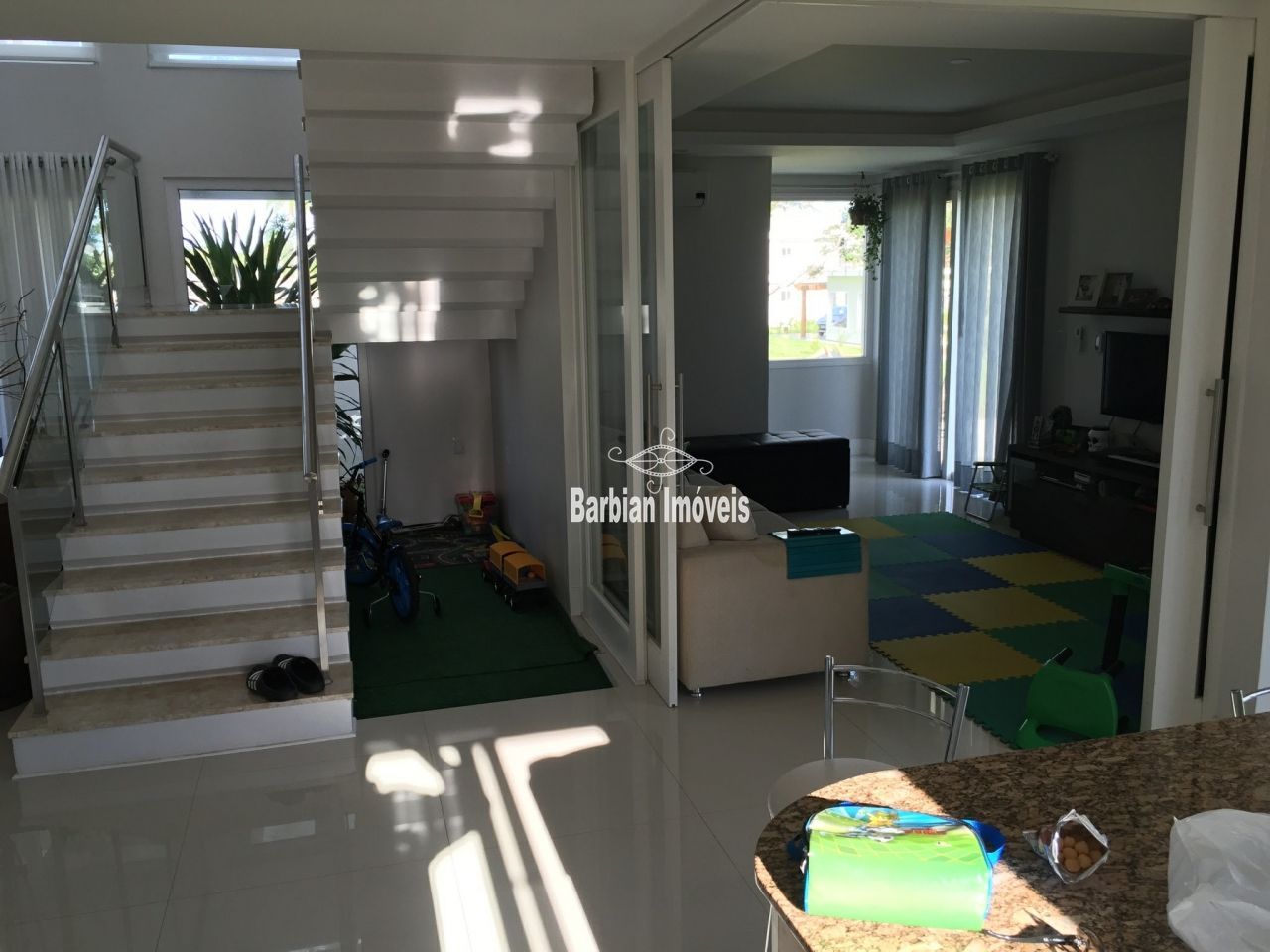 Casa à venda com 3 quartos, 338m² - Foto 11