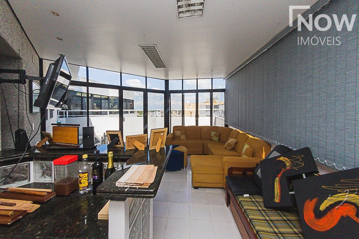 Cobertura à venda com 3 quartos, 217m² - Foto 2