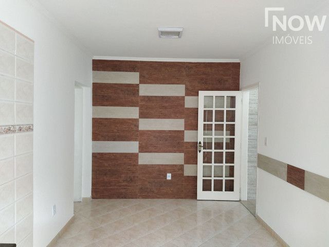 Casa à venda com 3 quartos, 154m² - Foto 2