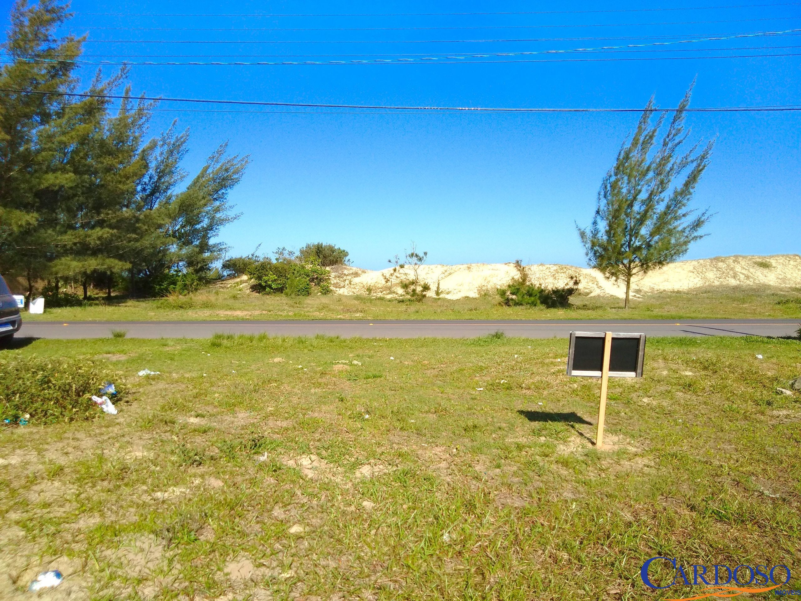 Terreno à venda com 3 quartos, 300m² - Foto 1