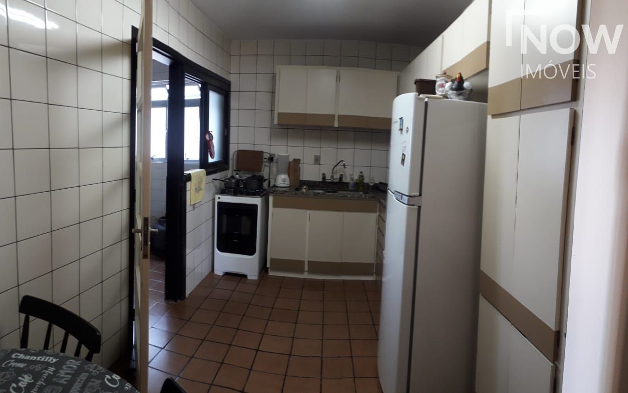 Apartamento à venda com 3 quartos, 260m² - Foto 6