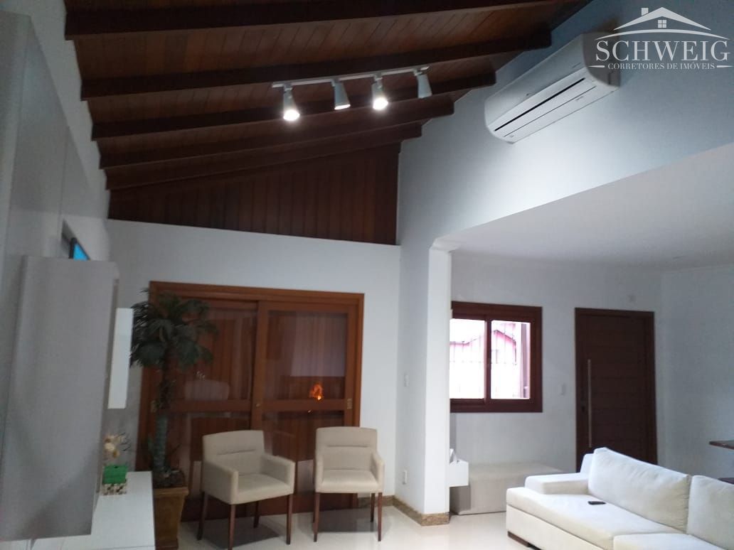 Casa à venda com 4 quartos, 210m² - Foto 3