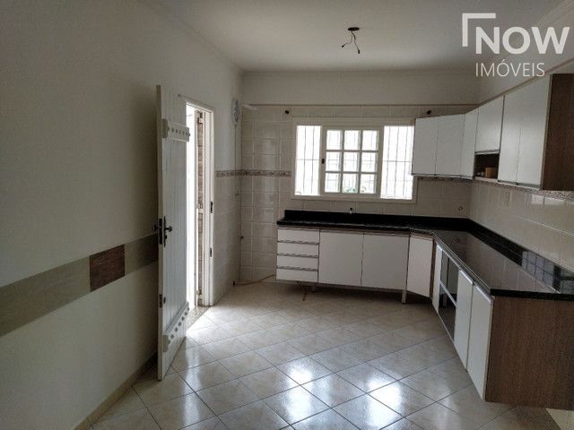 Casa à venda com 3 quartos, 154m² - Foto 3