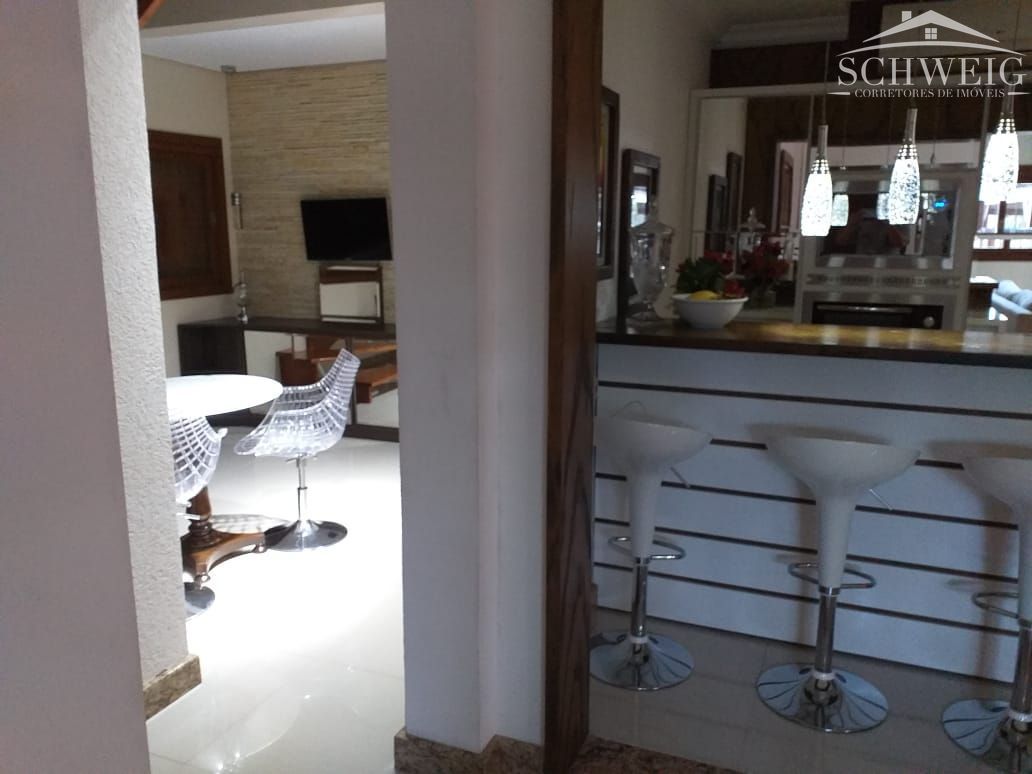 Casa à venda com 4 quartos, 210m² - Foto 12