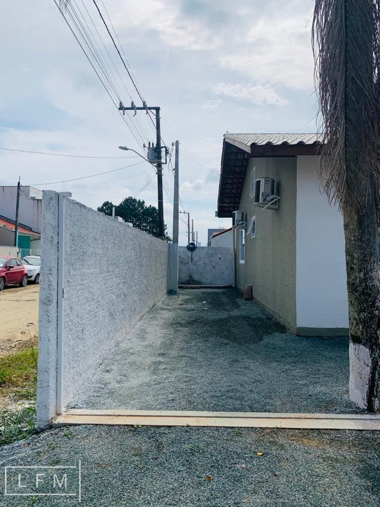Casa 2 dormitórios à venda Itacolomi Balneário Piçarras/SC