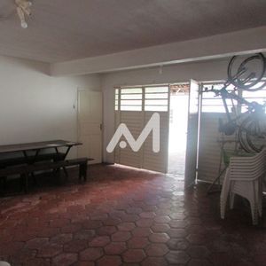 Casa com 400m² e 2 dormitórios no bairro Florestal em Lajeado para Comprar