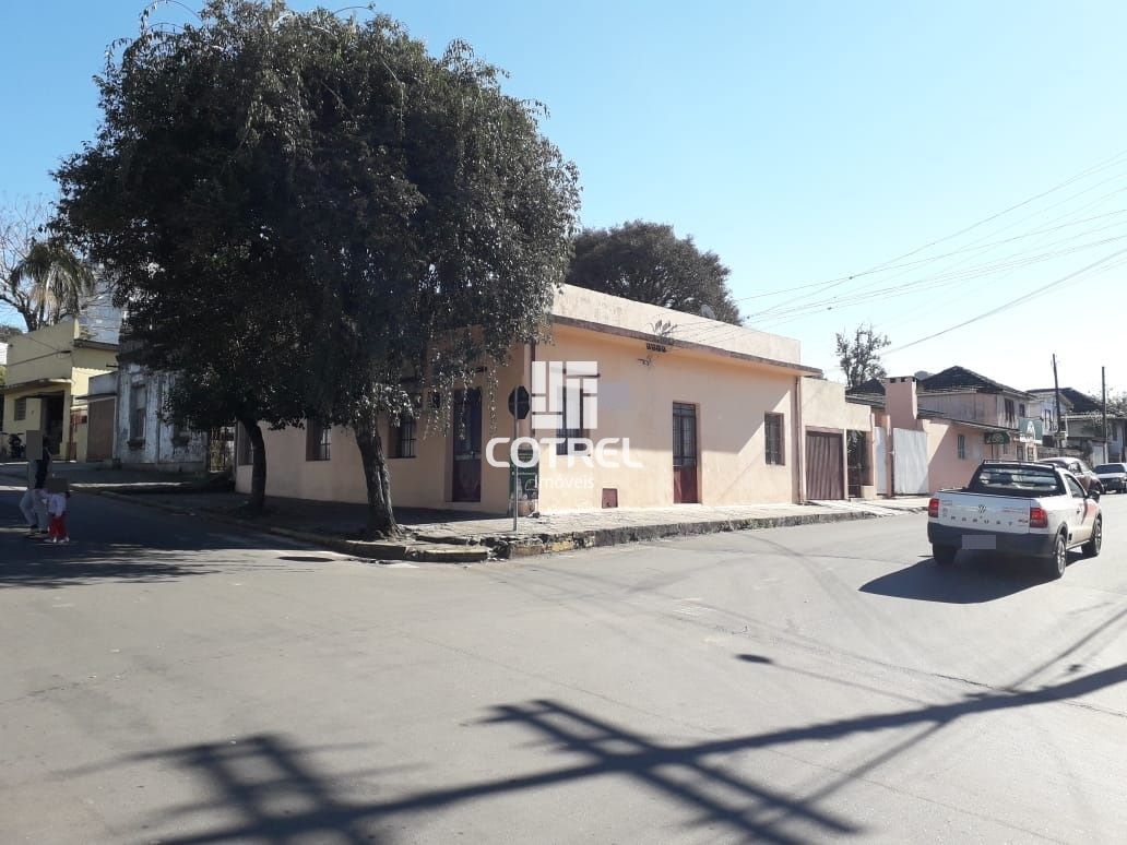 Terreno medindo 13x33 á venda no Bairro Dores
