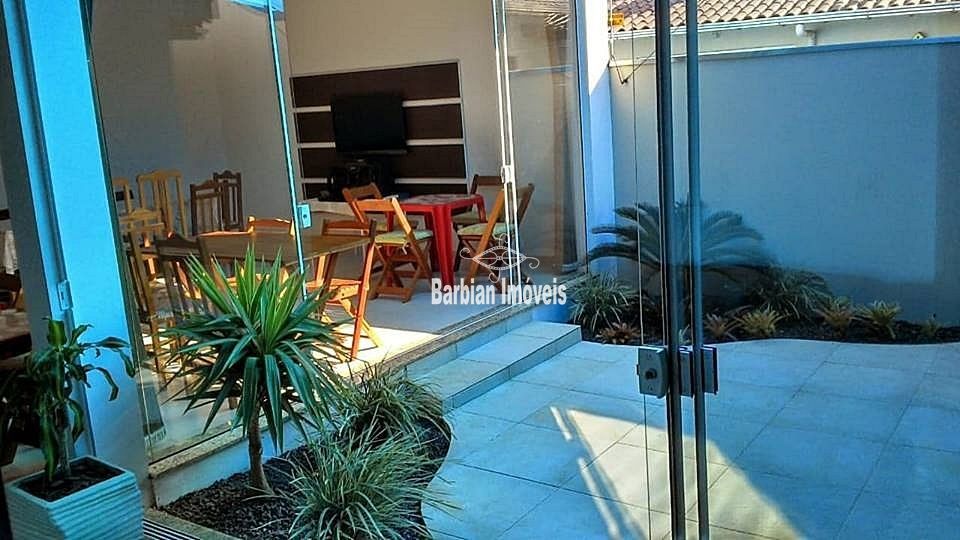 Casa à venda com 3 quartos, 250m² - Foto 4