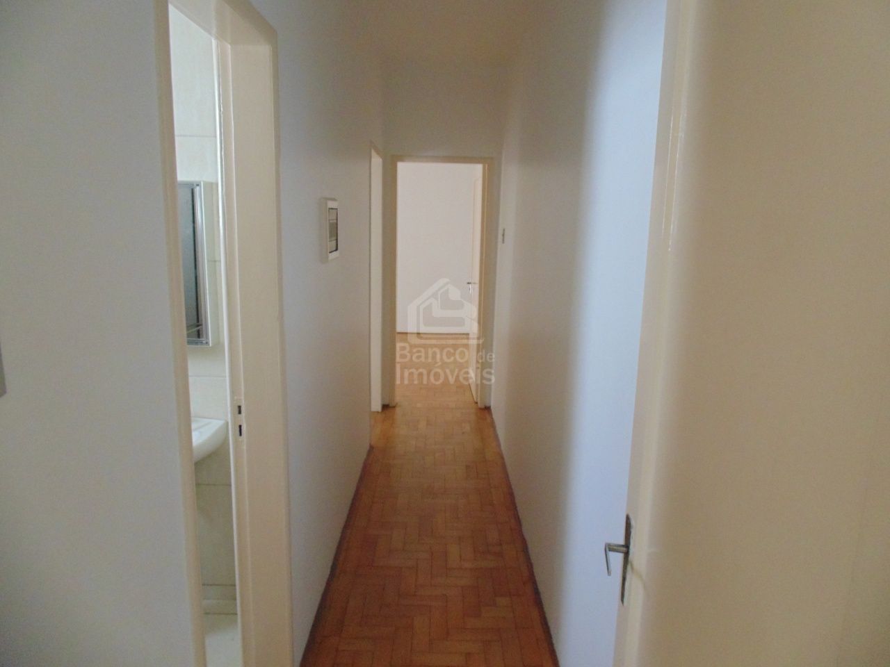 Apartamento à venda com 2 quartos, 67m² - Foto 4