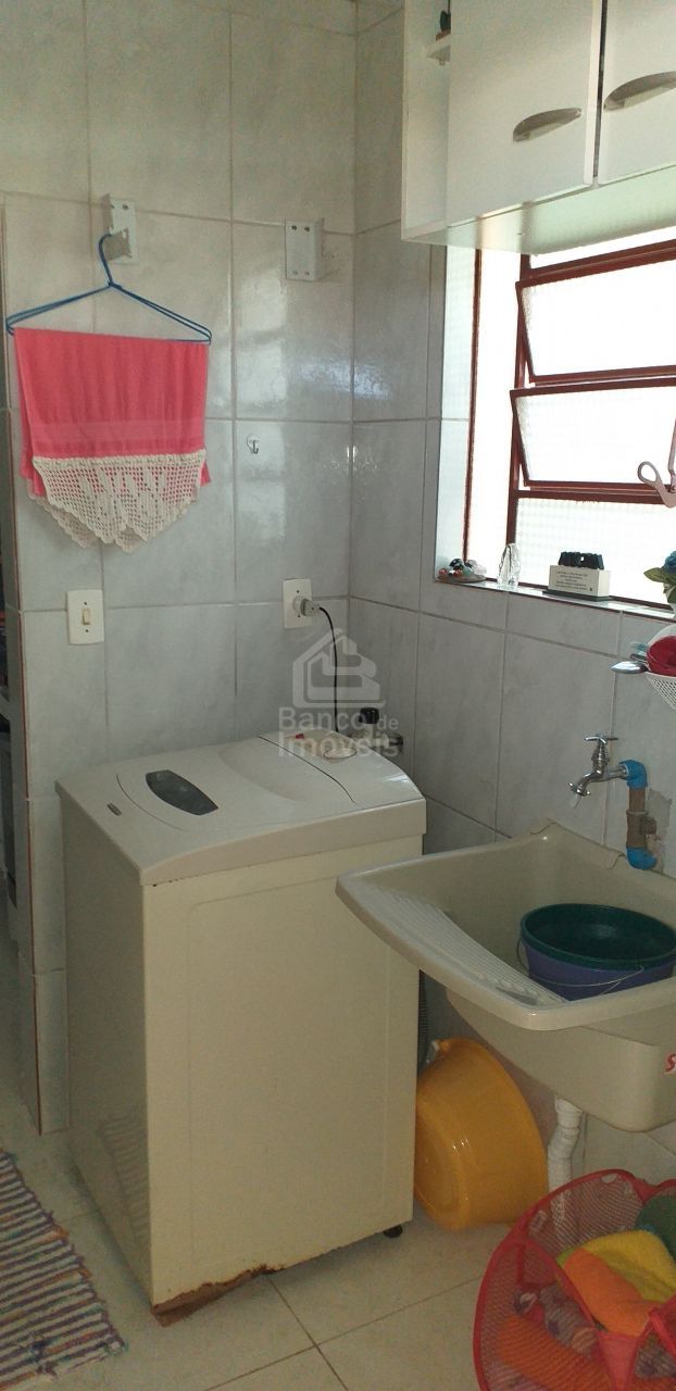 Casa à venda com 4 quartos, 220m² - Foto 28