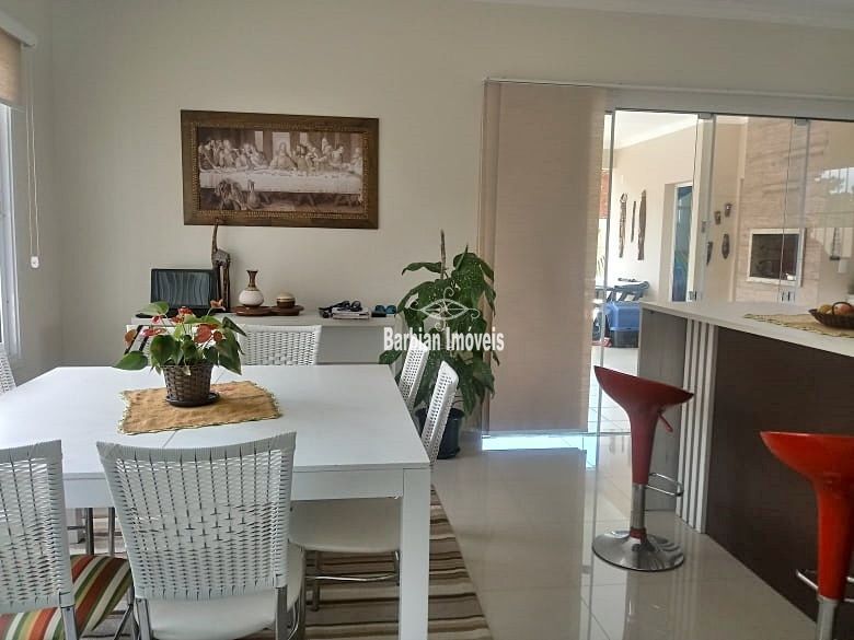 Casa à venda com 3 quartos, 200m² - Foto 15