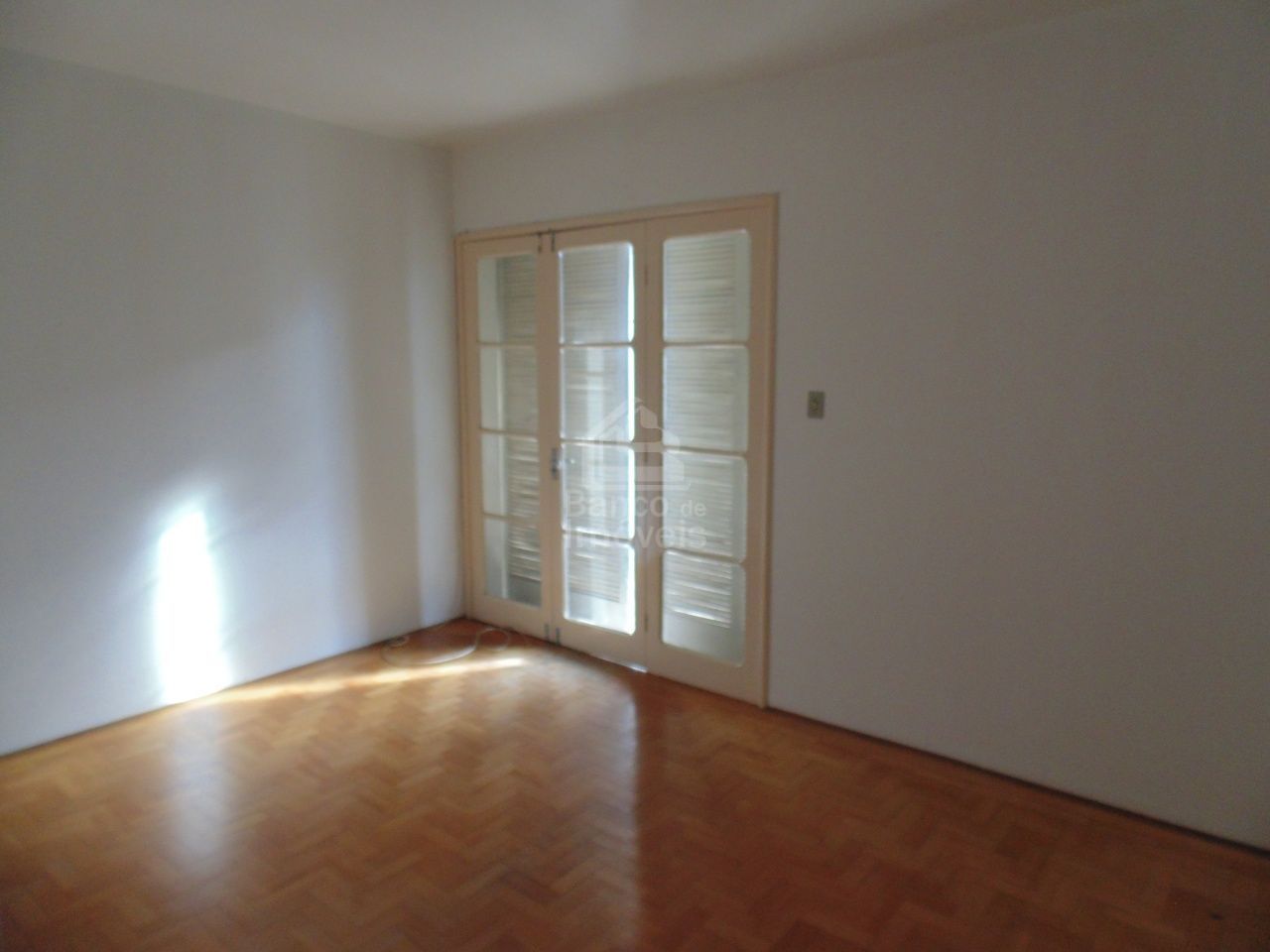 Apartamento à venda com 2 quartos, 67m² - Foto 2