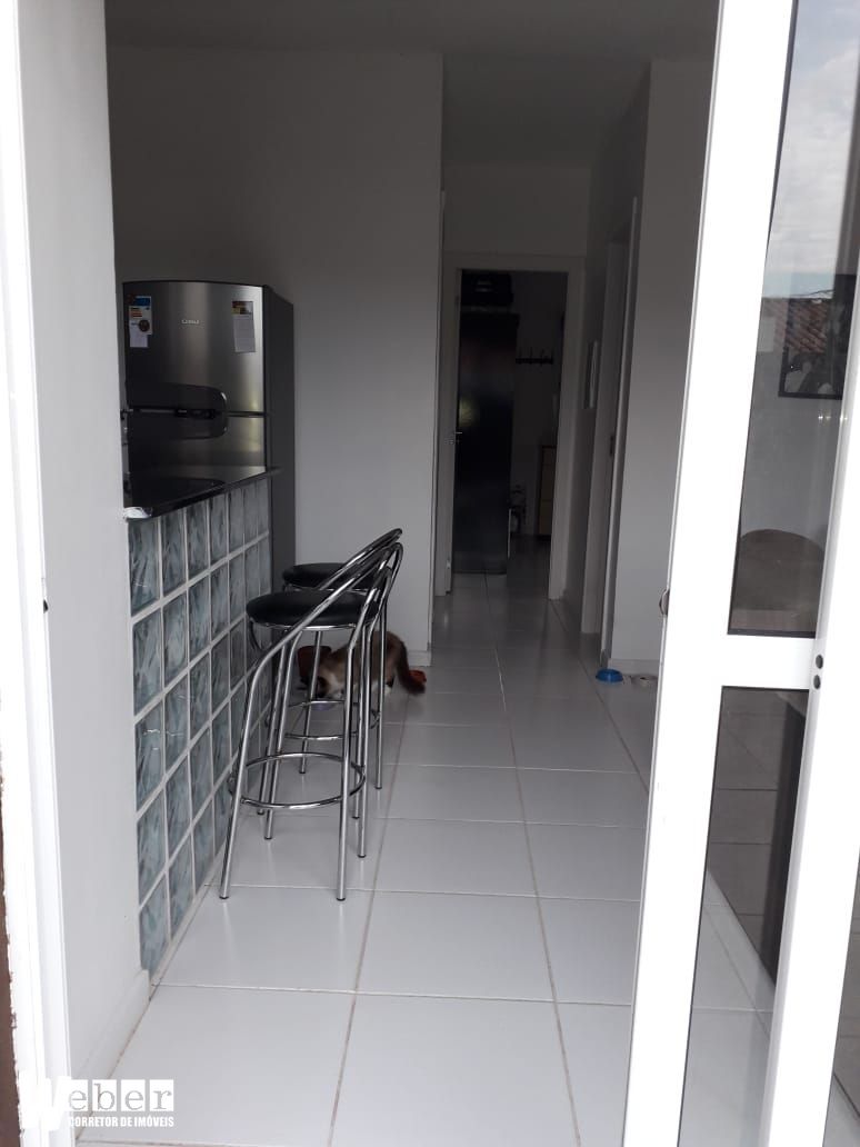 Casa à venda com 2 quartos, 45m² - Foto 4