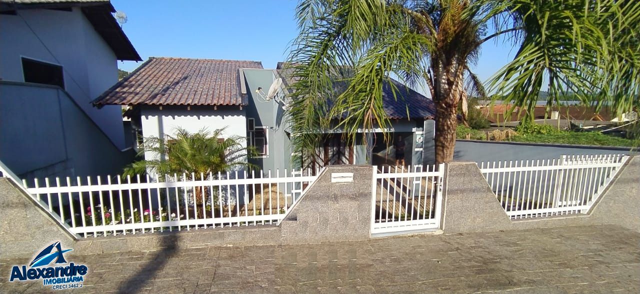 Casa à venda com 3 quartos, 180m² - Foto 1