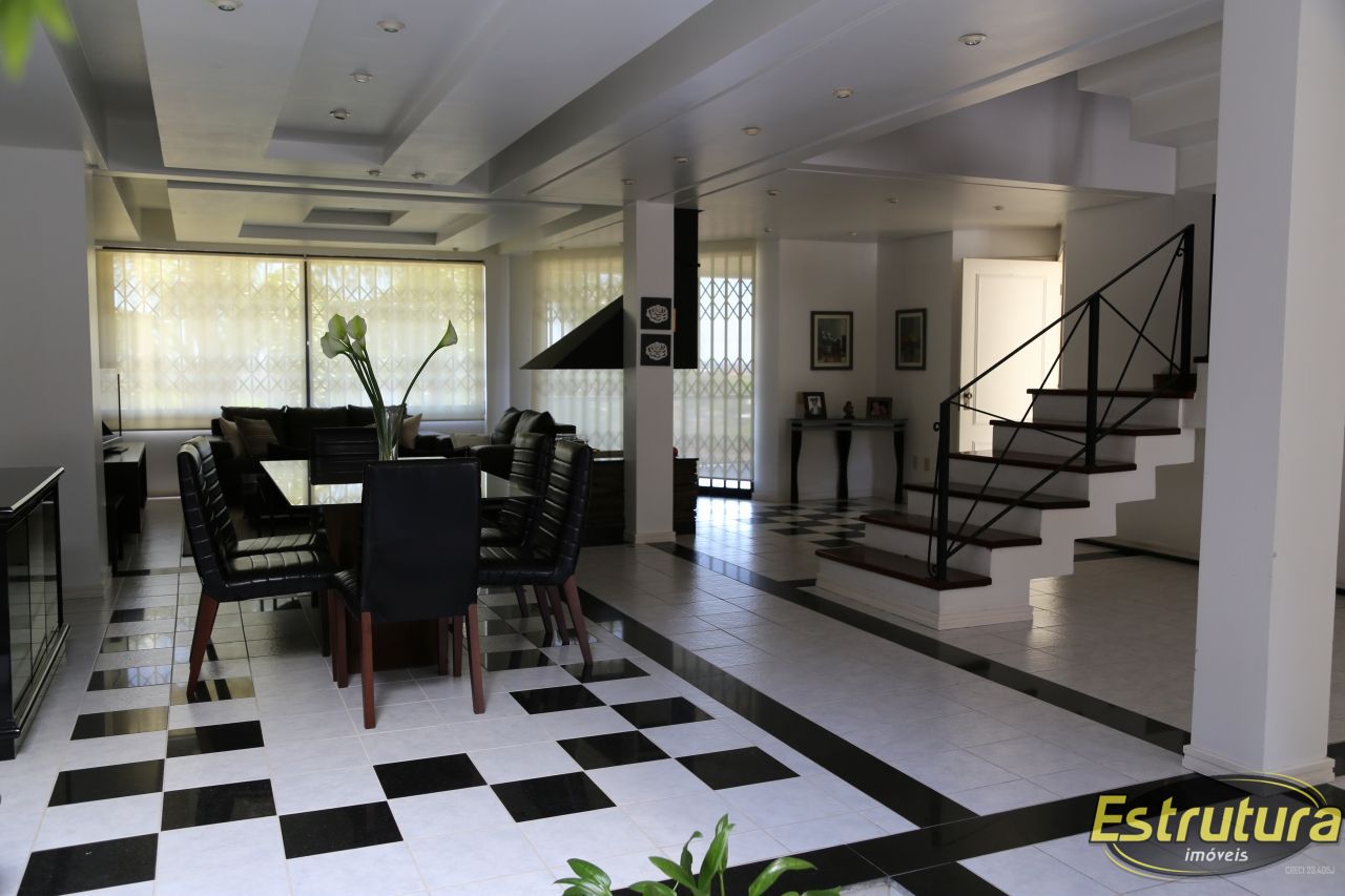 Apartamento com 3 Dormitórios à venda, 291 m² por R$ 1.280.000,00