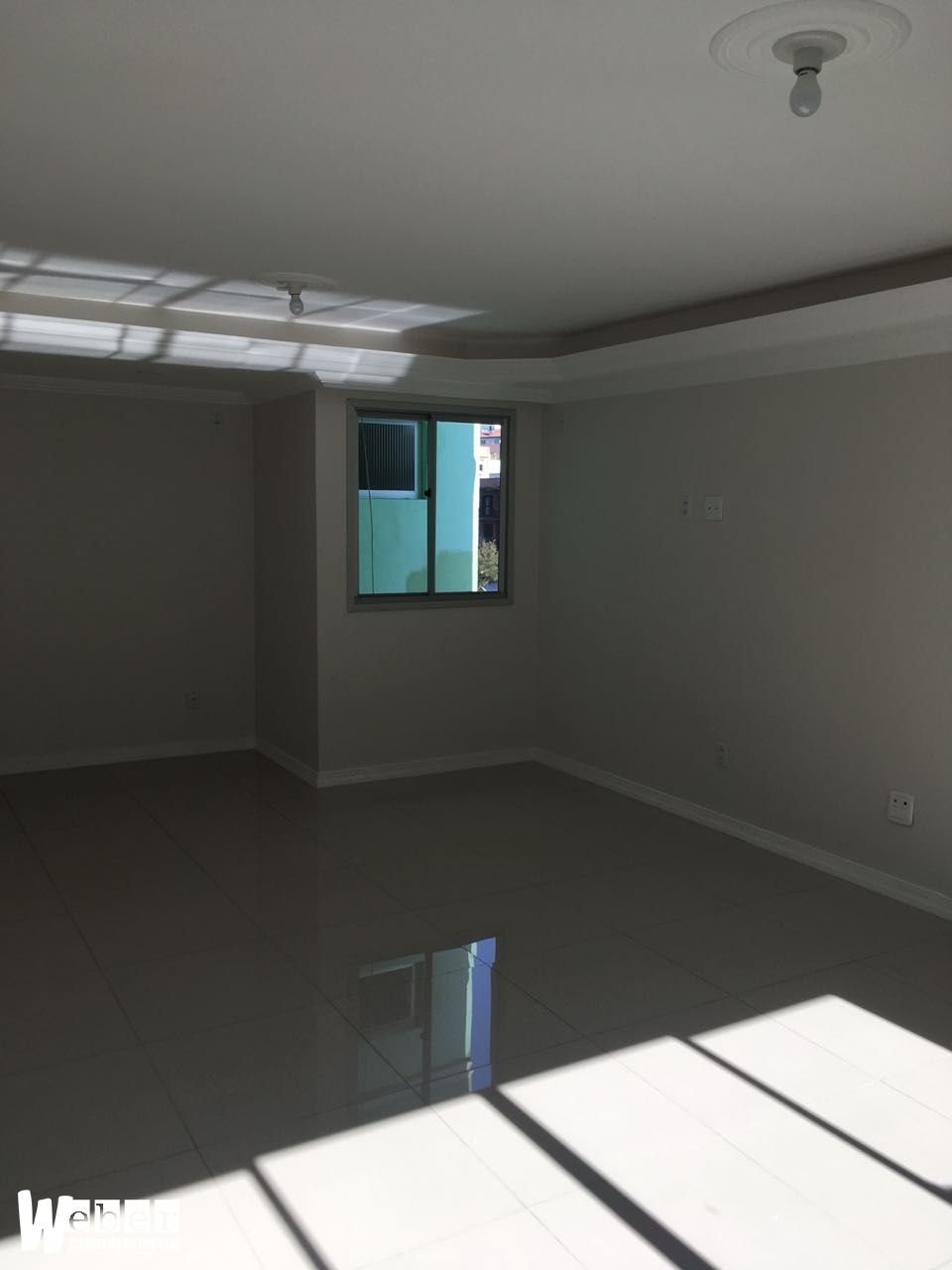 Apartamento à venda com 3 quartos, 121m² - Foto 3