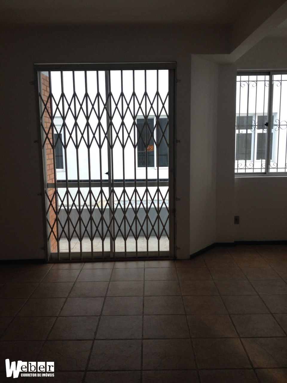 Apartamento à venda com 2 quartos, 84m² - Foto 3