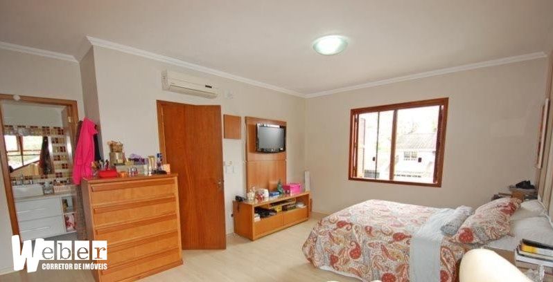 Casa à venda com 4 quartos, 240m² - Foto 15