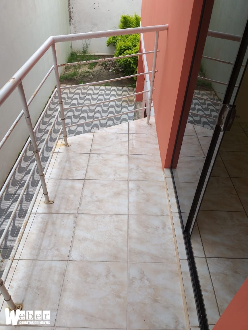 Apartamento à venda com 2 quartos, 80m² - Foto 2