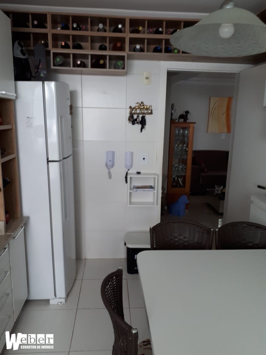 Apartamento à venda com 3 quartos, 171m² - Foto 3