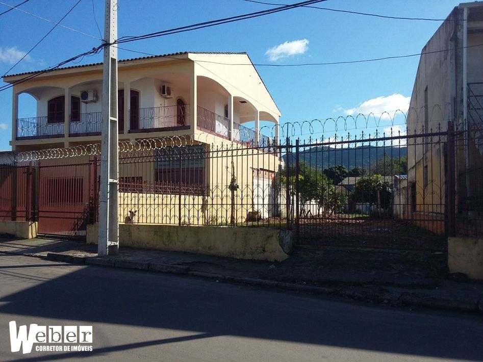 Casa, 3 quartos, 210 m² - Foto 1