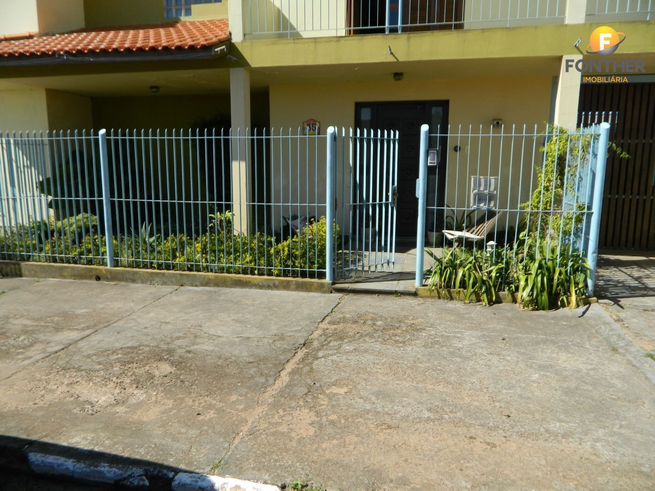 Casa à venda com 3 quartos, 182m² - Foto 2