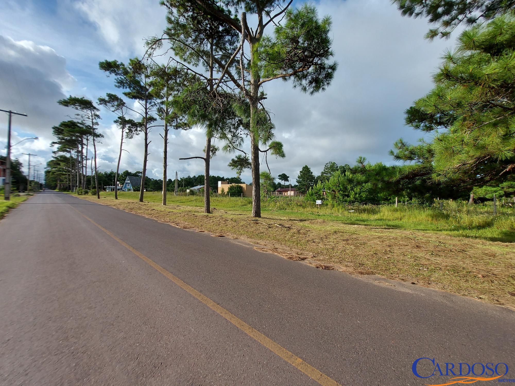 Terreno/Lote à venda  no Pinus Park - Arroio do Sal, RS. Imóveis