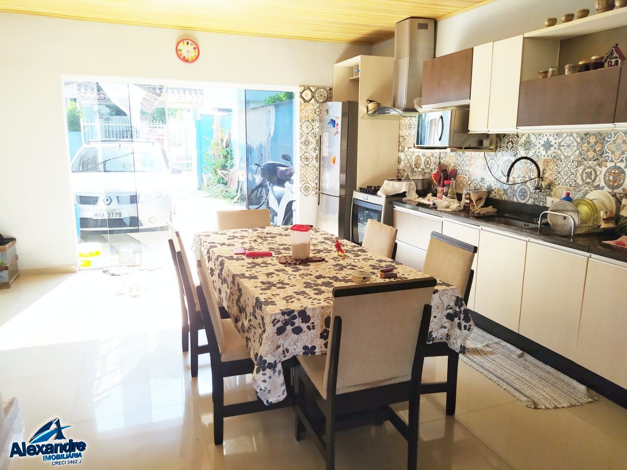 Casa à venda com 5 quartos, 200m² - Foto 9