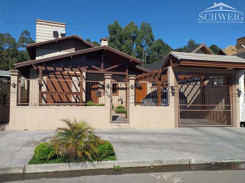 Casa à venda com 4 quartos, 210m² - Foto 1