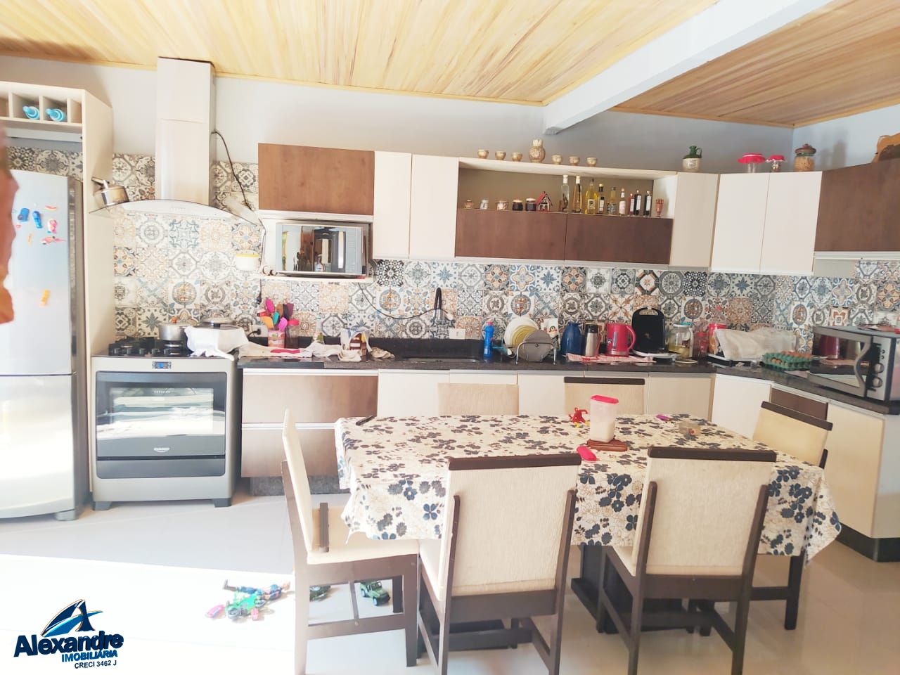 Casa à venda com 5 quartos, 200m² - Foto 8