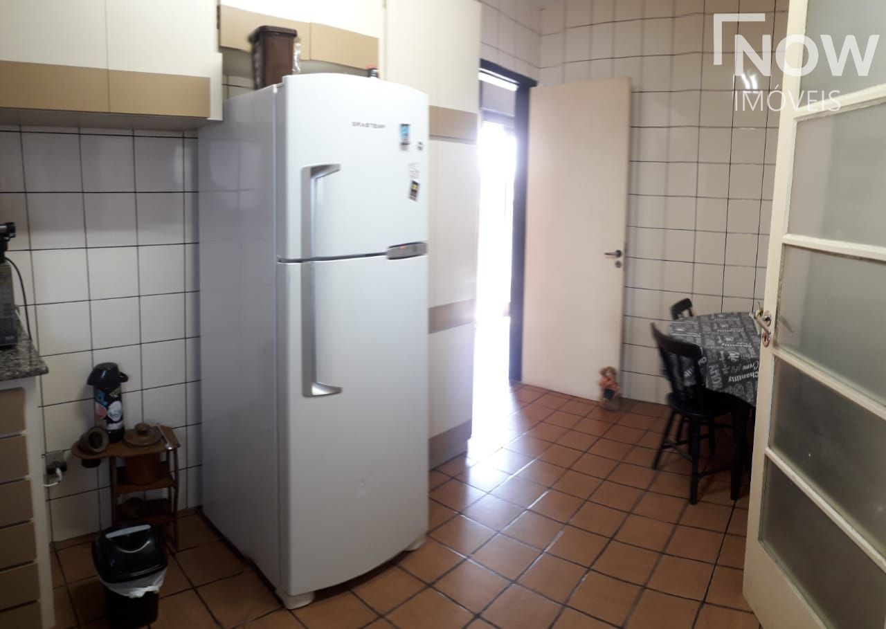 Apartamento à venda com 3 quartos, 260m² - Foto 7