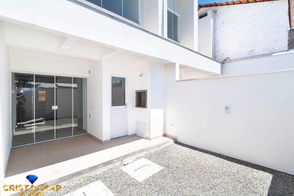 Casa à venda com 2 quartos, 100m² - Foto 11