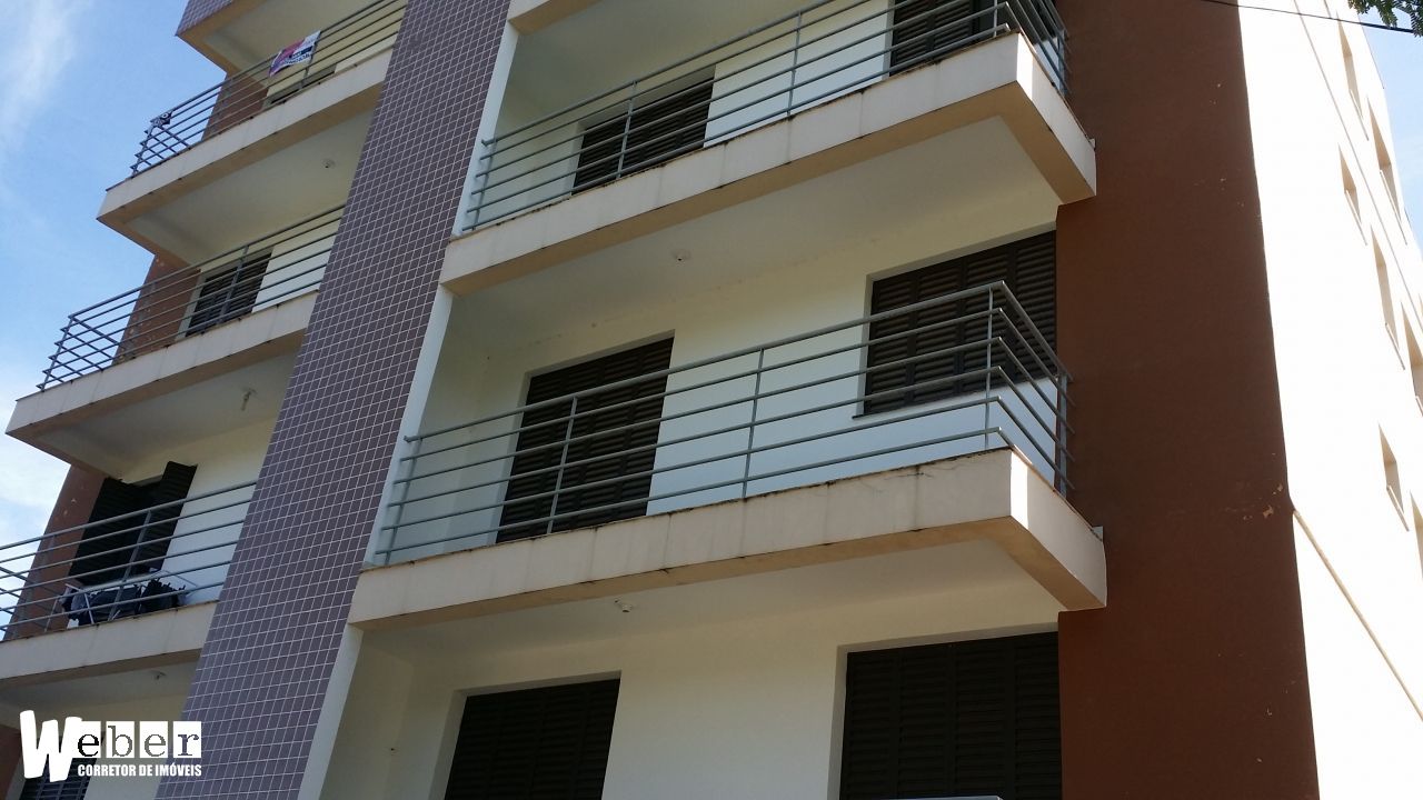 Apartamento à venda com 2 quartos, 78m² - Foto 2