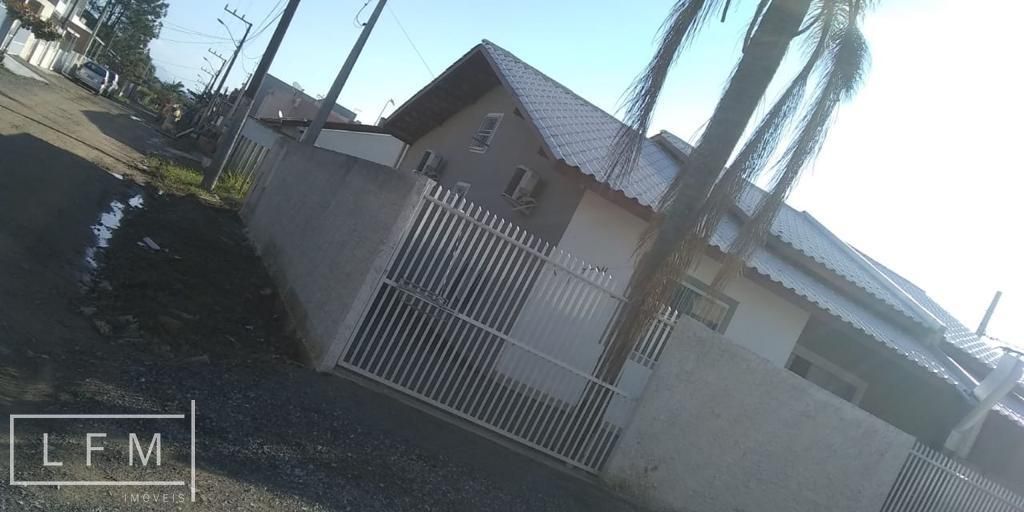Casa 2 dormitórios à venda Itacolomi Balneário Piçarras/SC
