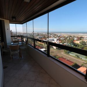 Apartamento com 109m², 3 dormitórios, 1 suíte, 1 vaga no Porto Bello em Torres para Comprar
