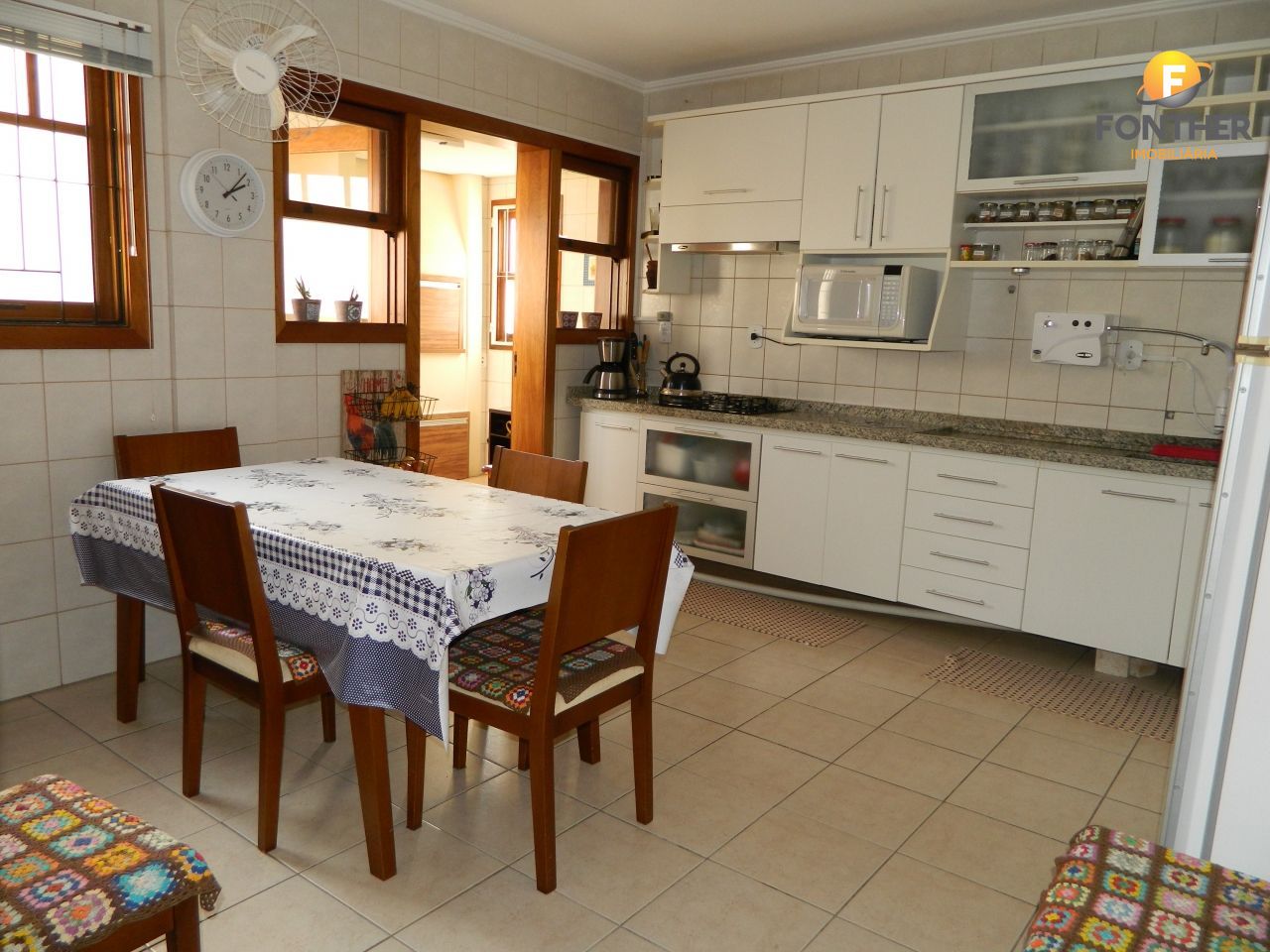 Apartamento à venda com 3 quartos, 162m² - Foto 2