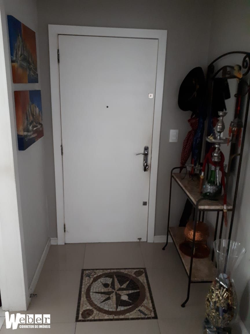 Apartamento à venda com 3 quartos, 171m² - Foto 2